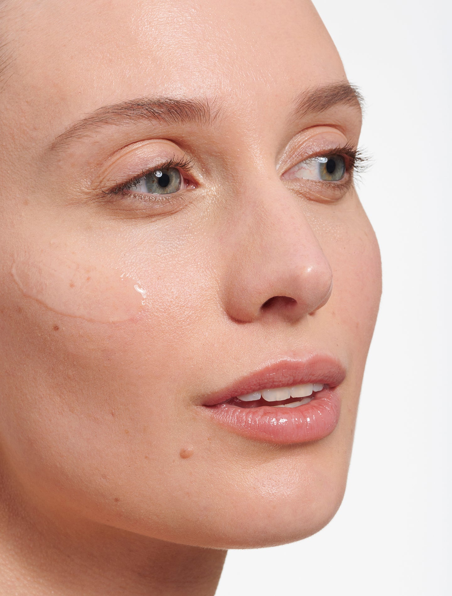 How to Make Your Skin Lighter in 7 Effective Ways